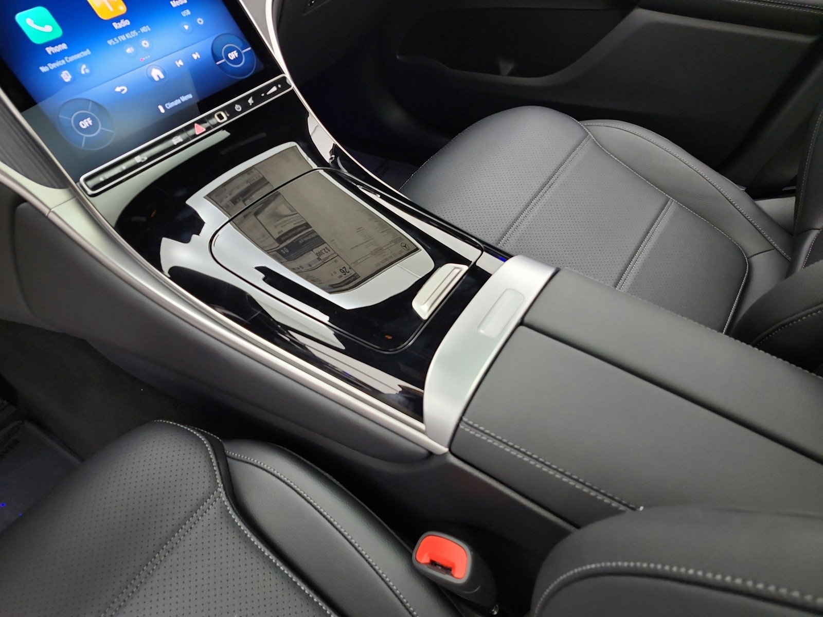 New 2027 Black Mercedes-Benz GLC 300 4MATIC® SUV image 10