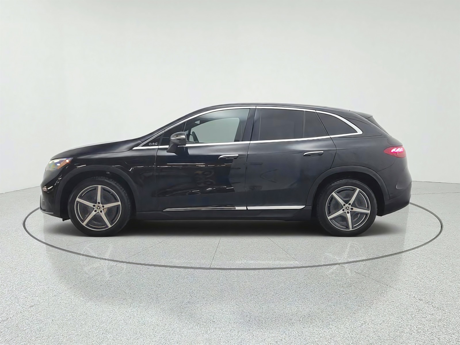 Certified Used 2023 Obsidian Black Metallic Mercedes-Benz EQE 350 4MATIC® SUV image 8