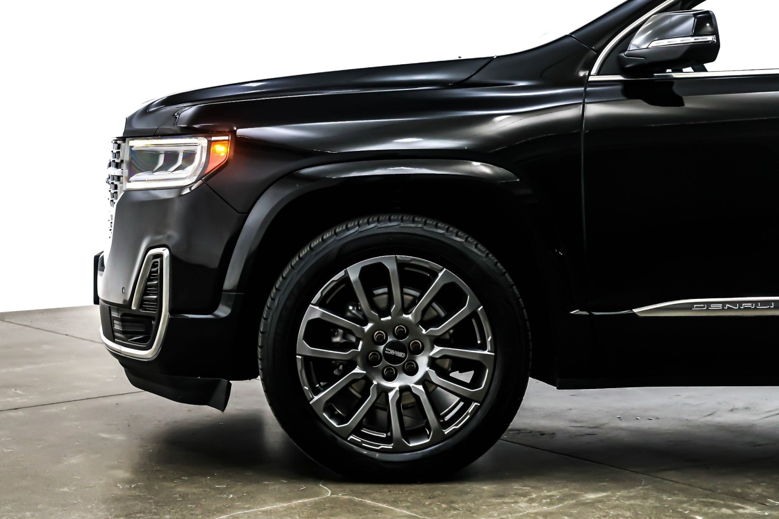 Used 2023 Ebony Twilight Metallic GMC AWD 4dr Denali image 10