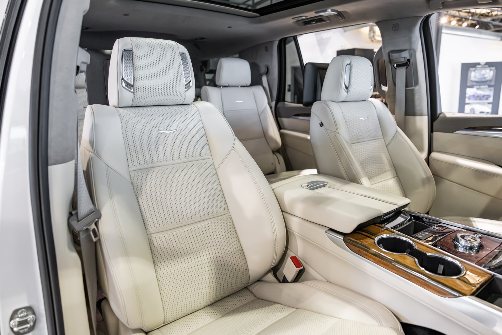 Used Car 2025 Cadillac Escalade  4wd Sport Platinum - 24 Inch Wheels - Crystal White Paint For Sale Under $120,000 In Boerne, Texas