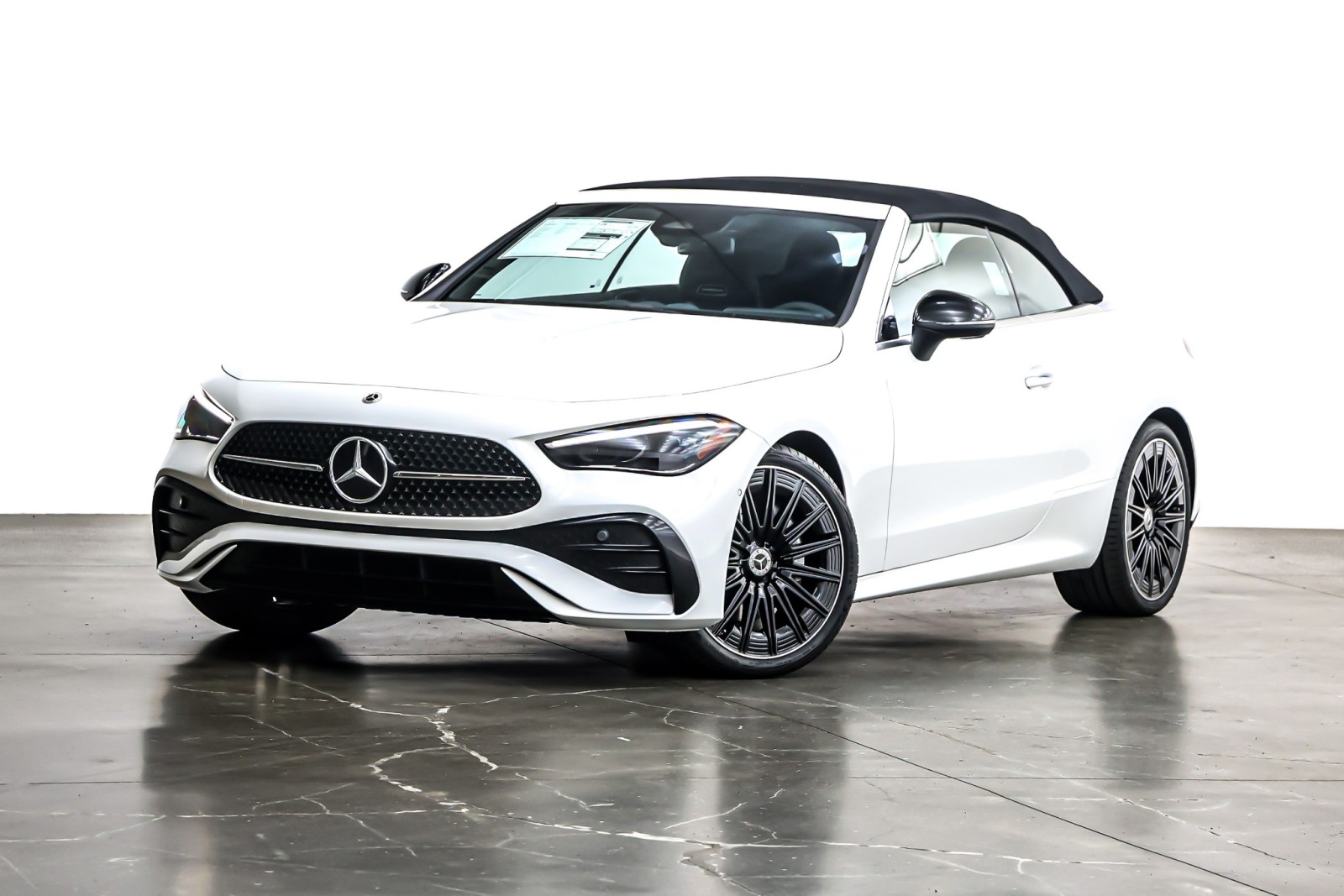 New 2026 Polar White Mercedes-Benz CLE 300 image 2