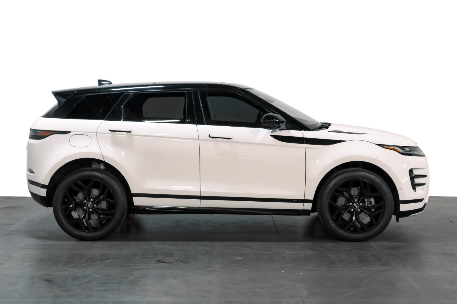 2021 Land Rover Range Rover Evoque R-Dynamic SE AWD PanoRoof 12WayHtdSeats BlackOutPkg 4