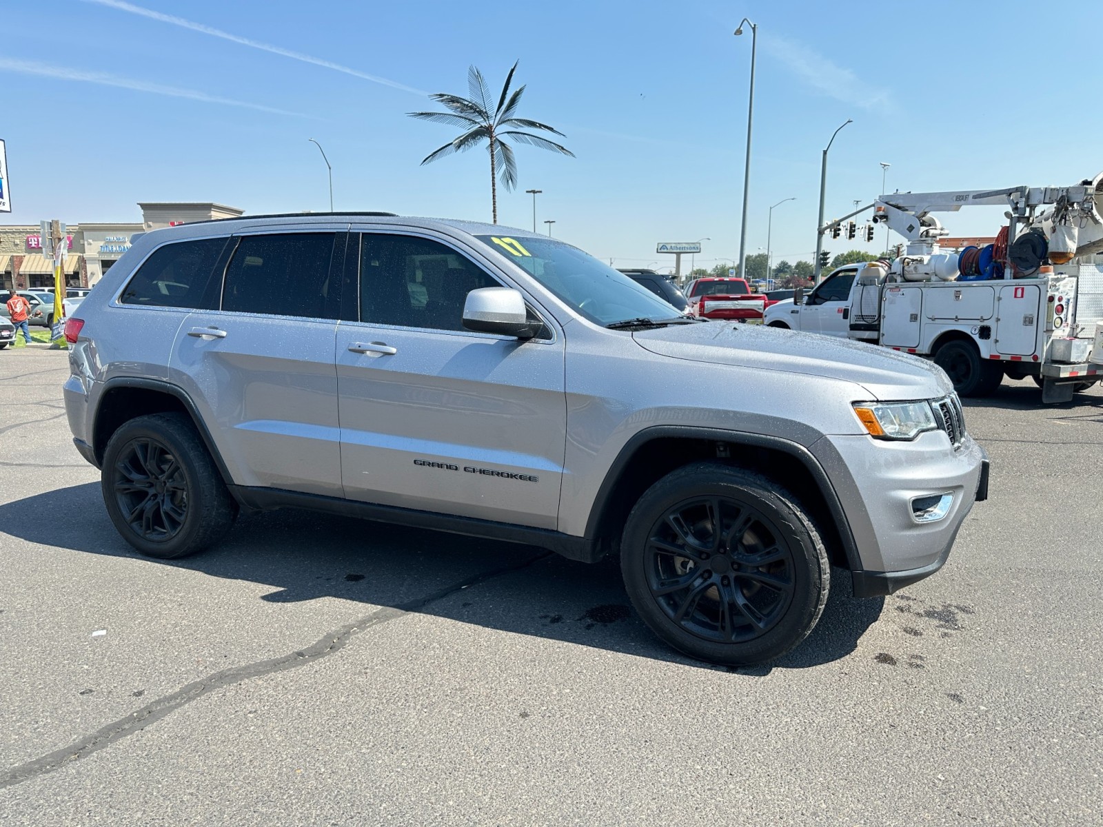 2017 Jeep Grand Cherokee Laredo 5