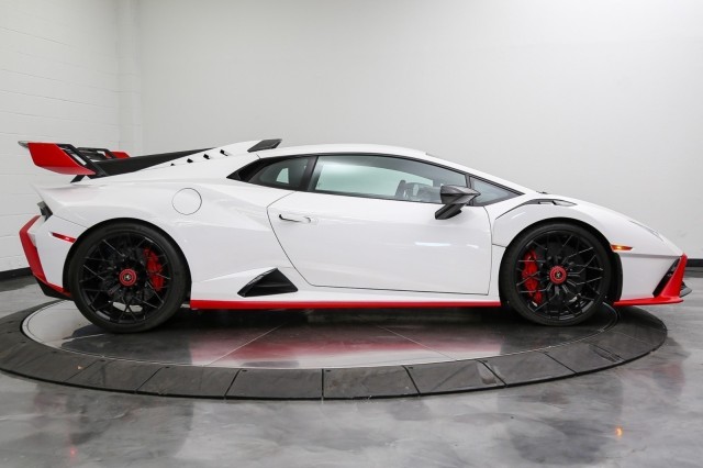 2022 Lamborghini Huracan STO  6