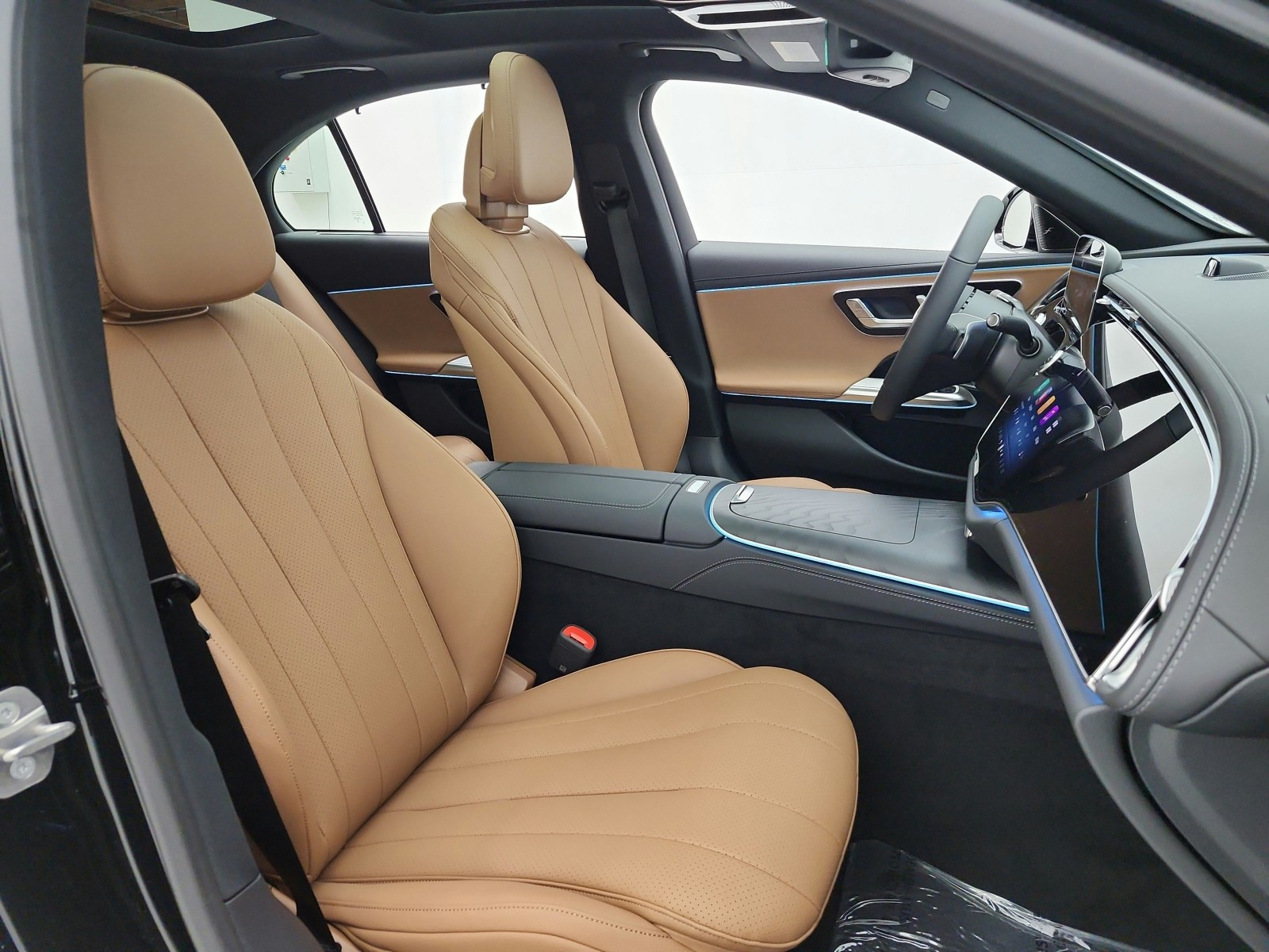 New 2027 Black Mercedes-Benz E 450 4MATIC® Sedan image 14