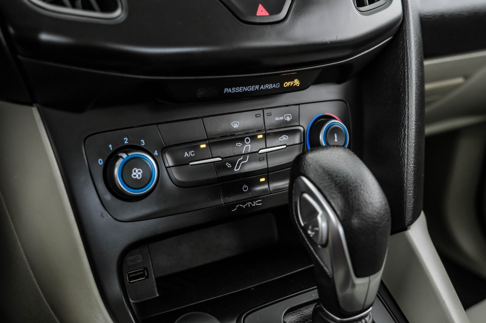 2018 Ford Focus SE AUTOMATIC REAR CAMERA BLUETOOTH CRUISE CONTROL  32