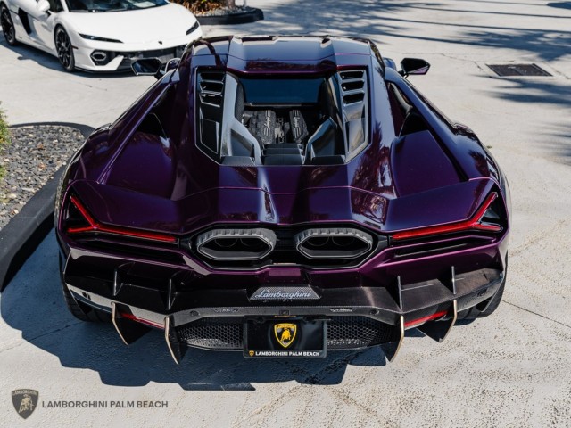 Lamborghini Revuelto
