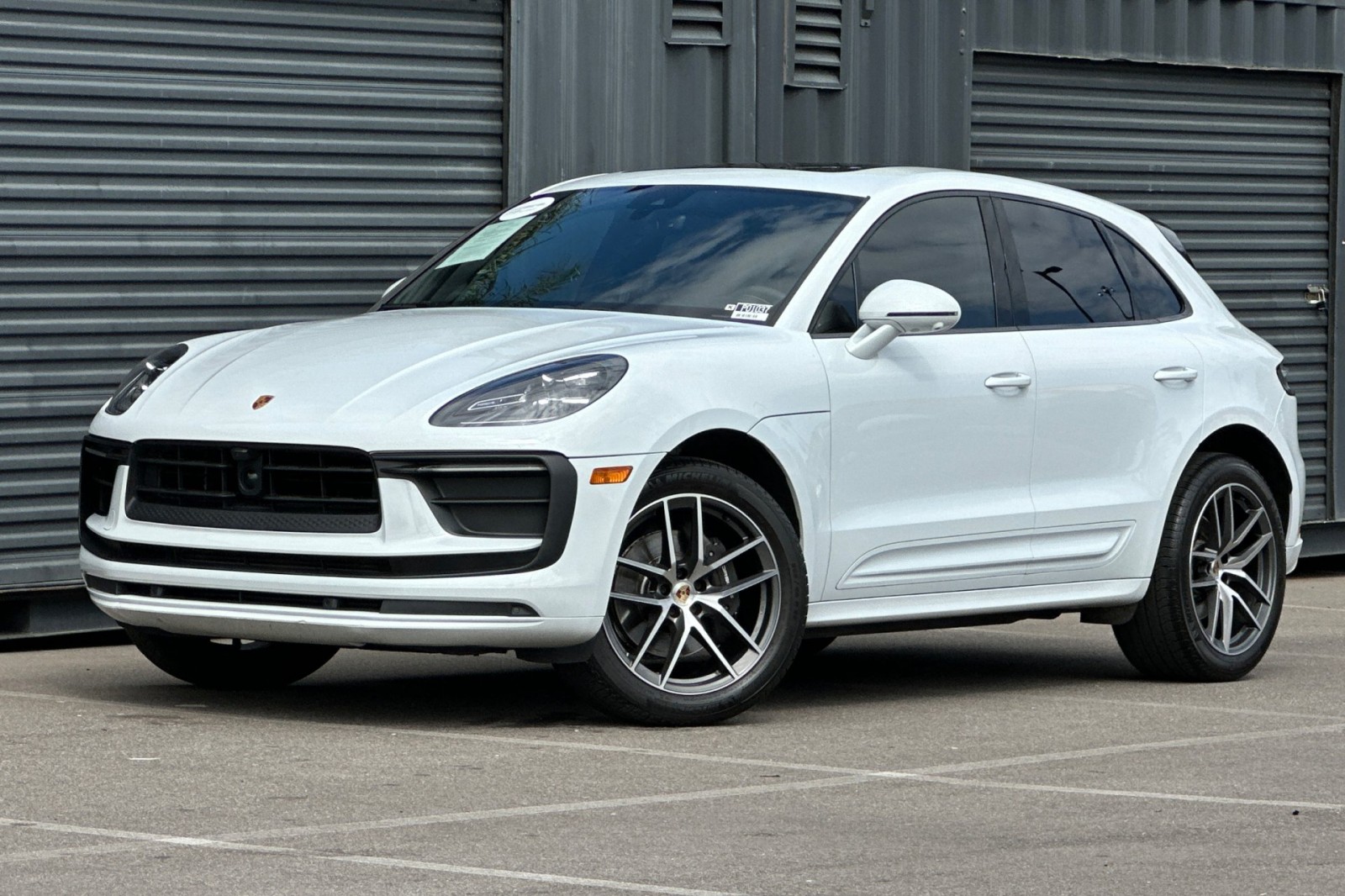 2023 Porsche Macan AWD