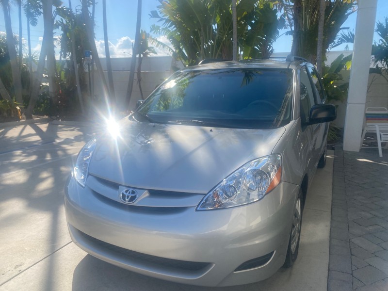 2010 Toyota Sienna LE LOW MILES 41,871 1 OWNER 7 PASSENGER in , 