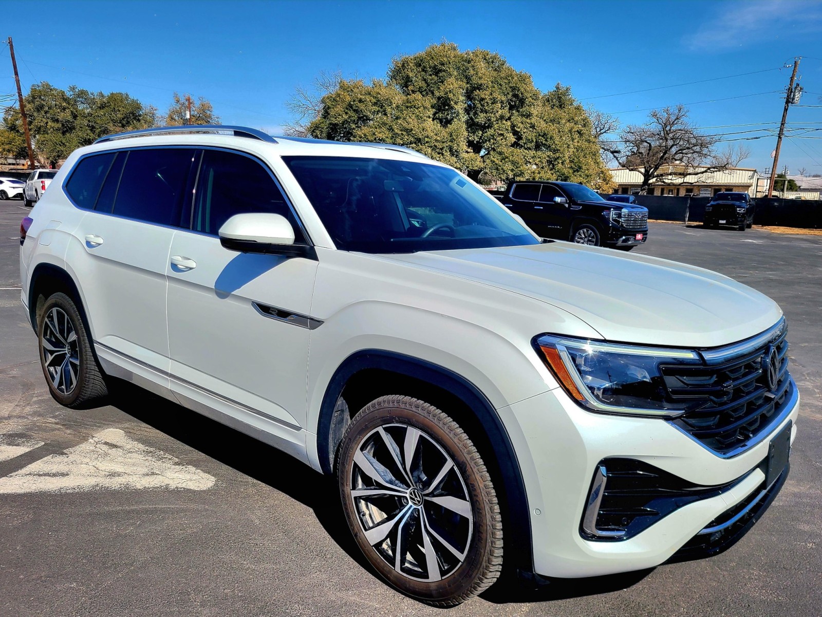 Used Car 2024 Volkswagen Atlas  2.0t Sel Premium R-line For Sale Under $40,000 In Austin, Texas