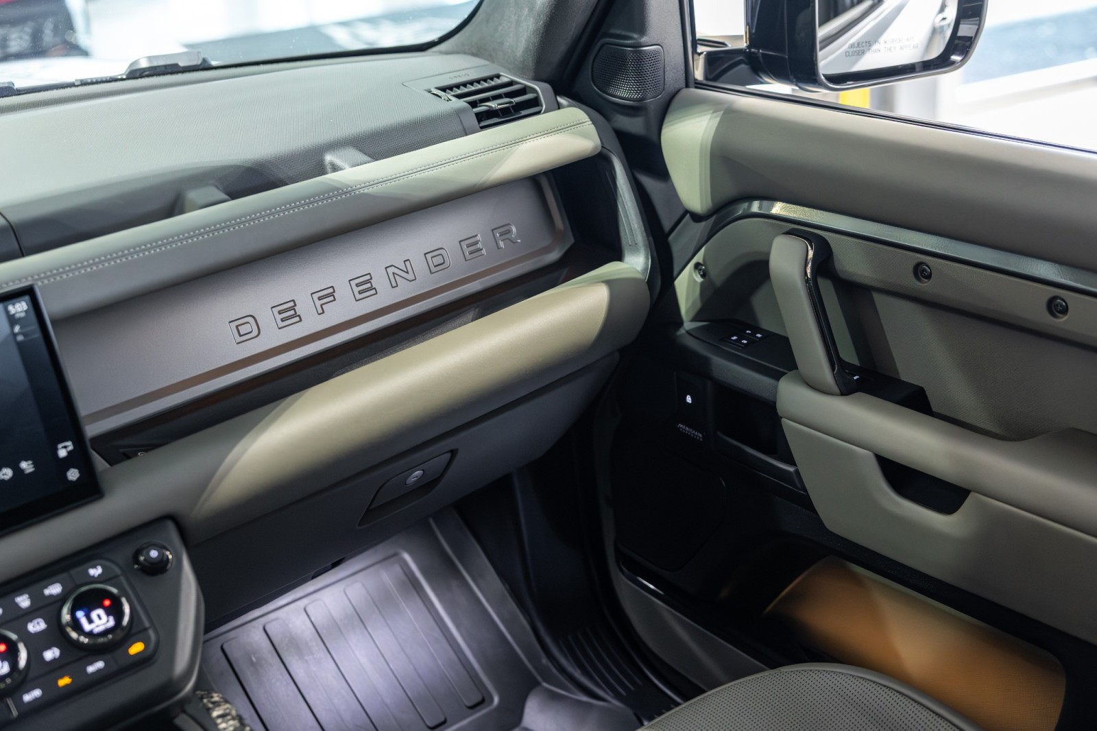Used Car 2025 Land Rover Defender  Octa Edition One For Sale Under $160,000 In Boerne, Texas