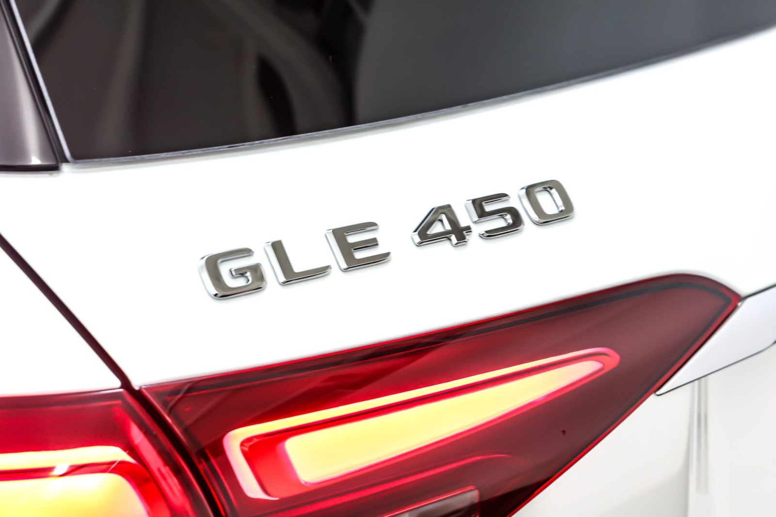 New 2026 Polar White Mercedes-Benz GLE 450 image 9