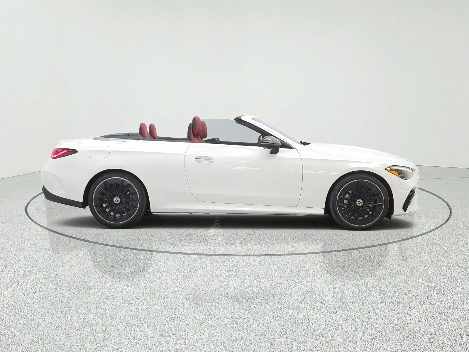 New 2027 Polar White Mercedes-Benz CLE 450 4MATIC® Cabriolet image 4