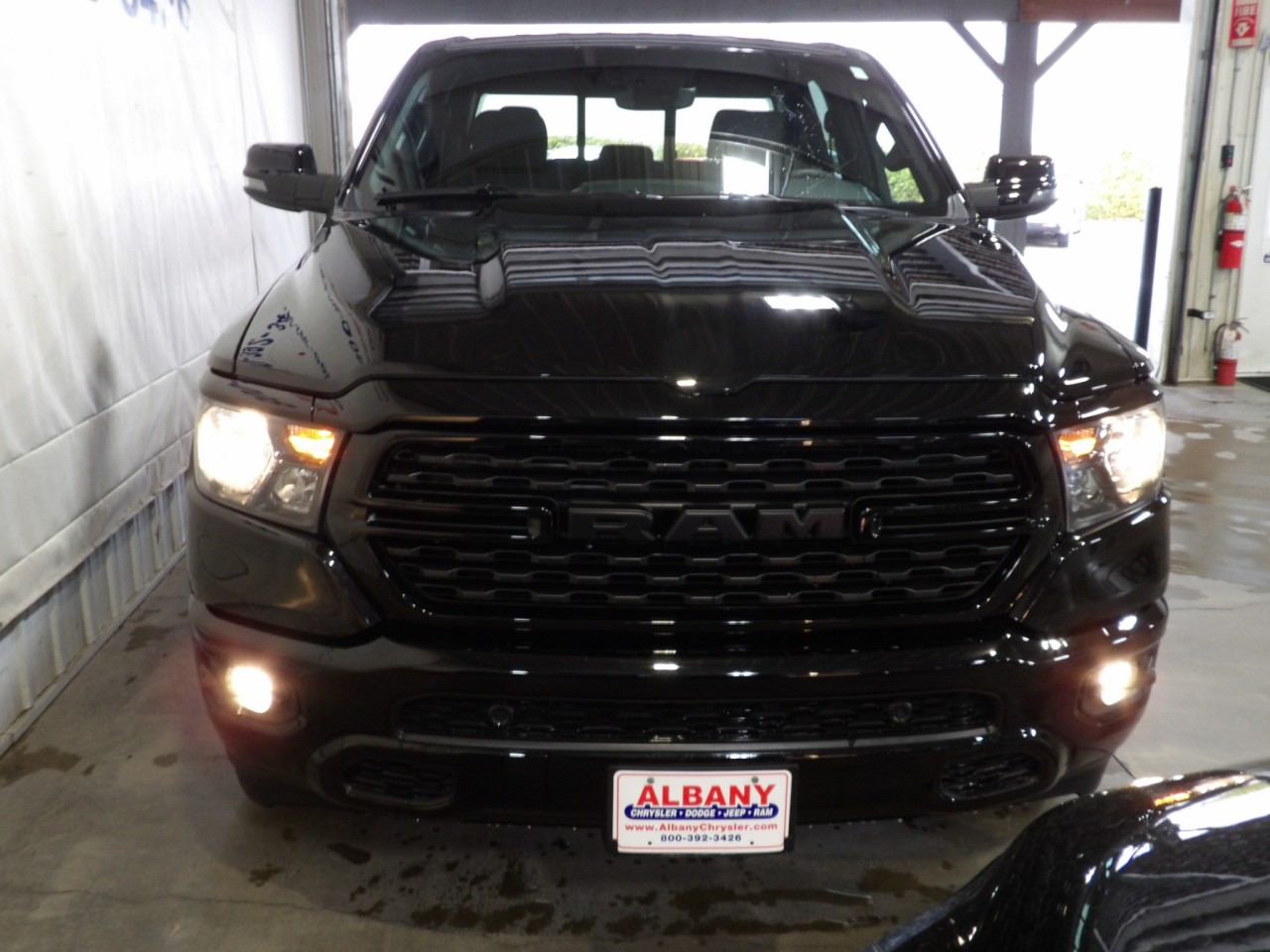 View vehicle photo 2