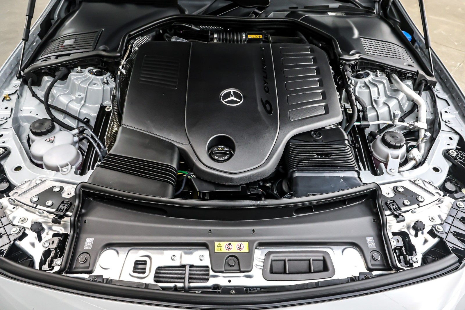 New 2026 MANUFAKTUR Alpine Grey Metallic Mercedes-Benz CLE 450 image 10