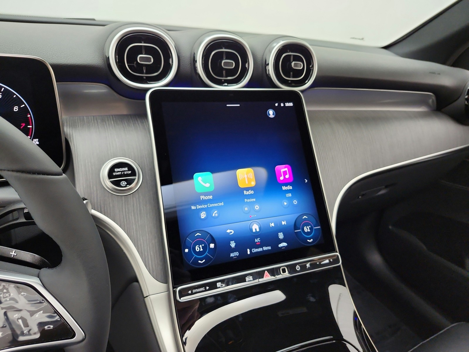 New 2027 Polar White Mercedes-Benz GLC 300 SUV image 10