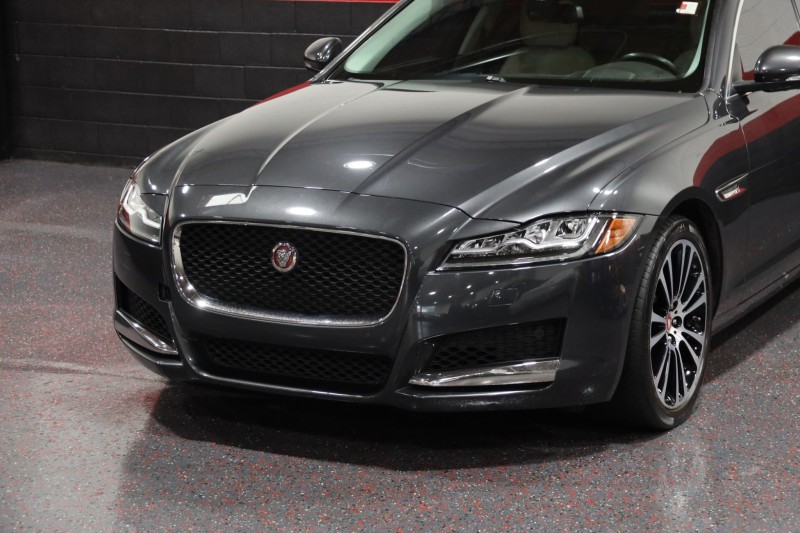 2016 Jaguar XF 35t Prestige AWD 4dr Sedan in , 