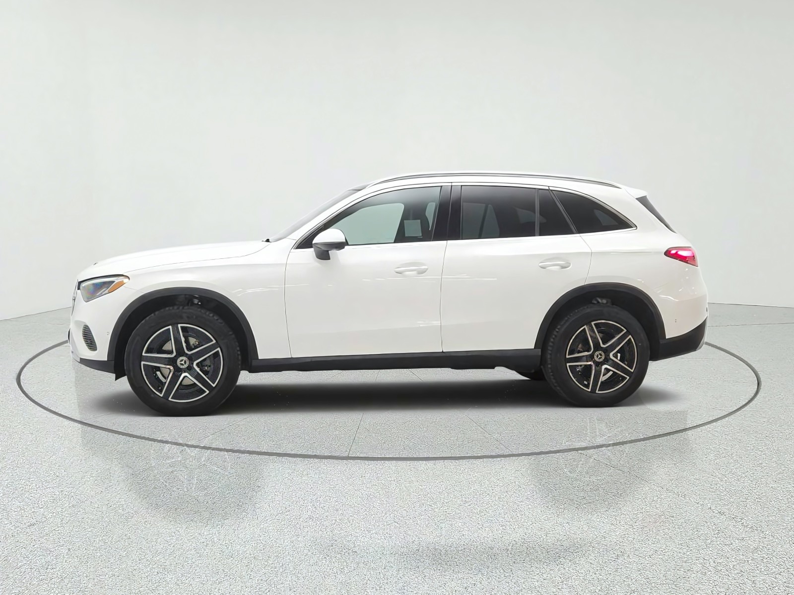 New 2027 Polar White Mercedes-Benz GLC 300 SUV image 8