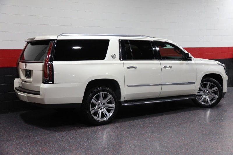 2015 Cadillac Escalade ESV Luxury 4WD 4dr SUV in , 