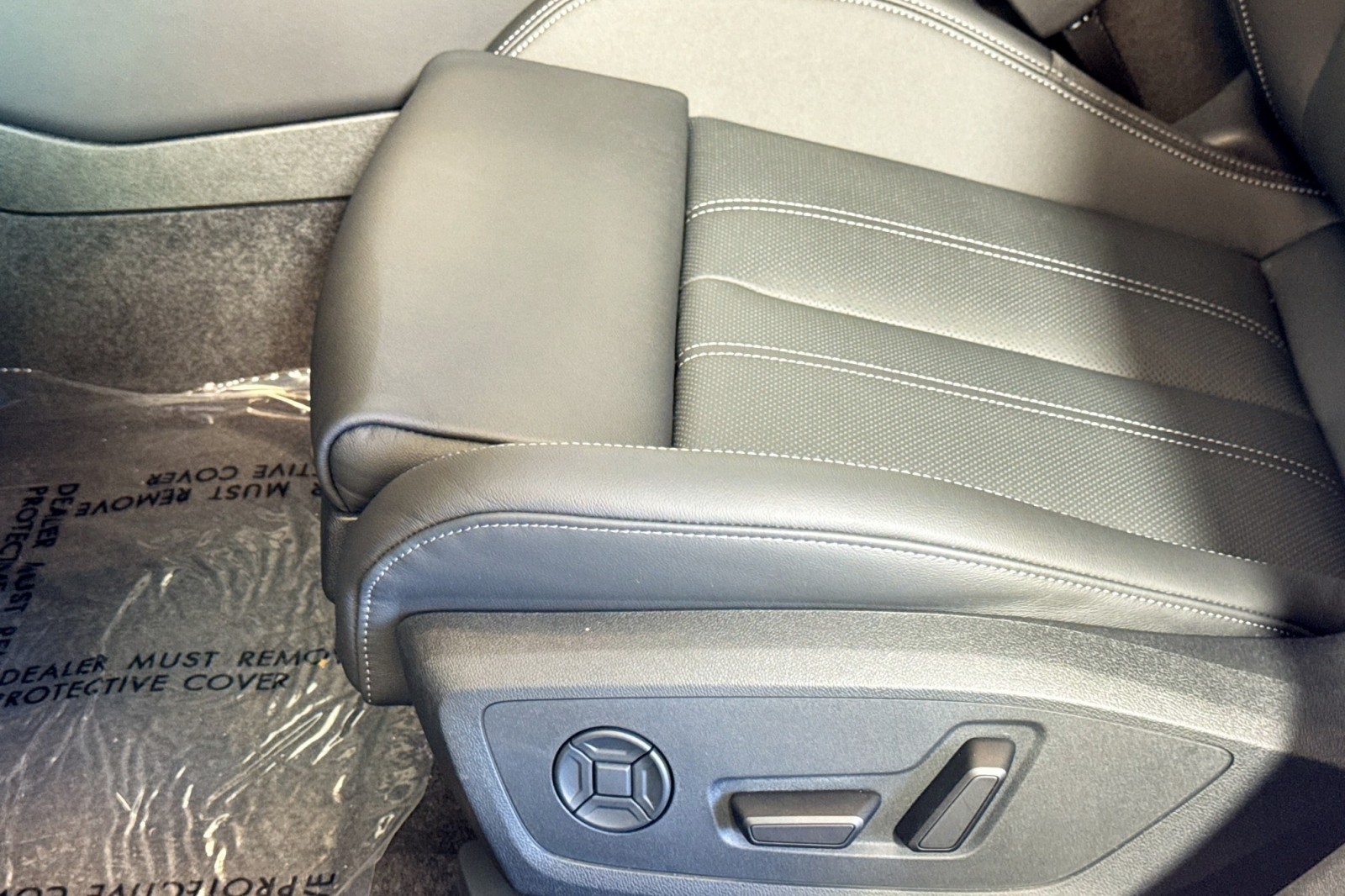 New 2025 Glacier White Metallic Audi Premium Plus 2.0 TFSI quattro image 16