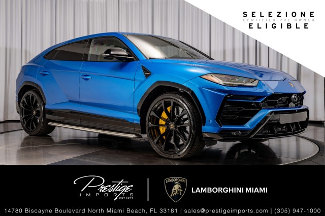 /2022 Lamborghini Urus