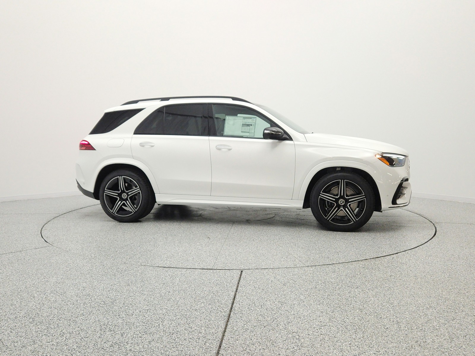 New 2026 Polar White Mercedes-Benz GLE 450 4MATIC® SUV image 4