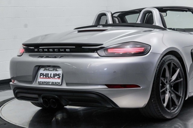 2023 Porsche 718 Boxster T 19