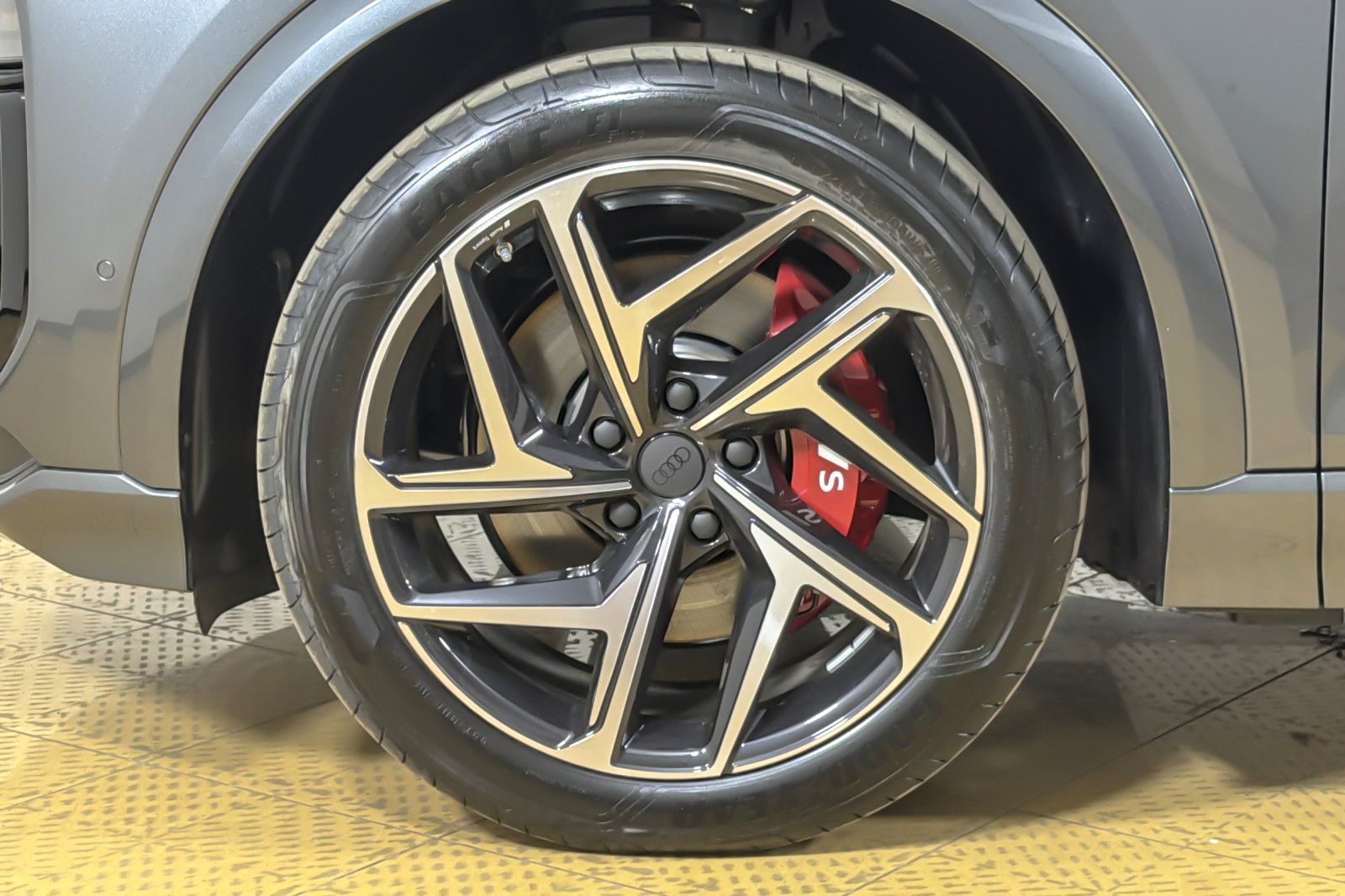 New 2027 Daytona Gray Pearl Effect Audi Premium Plus quattro image 25