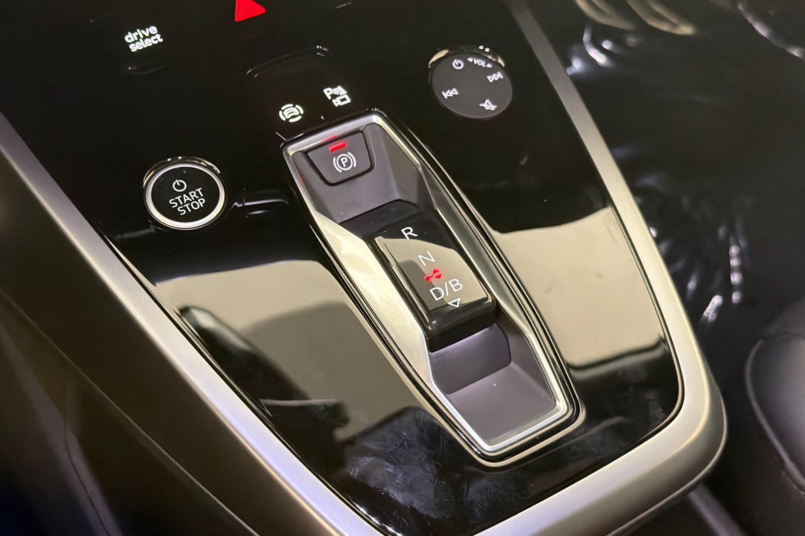 Certified Used 2023 Glacier White Metallic Audi Premium Plus 50 quattro image 21