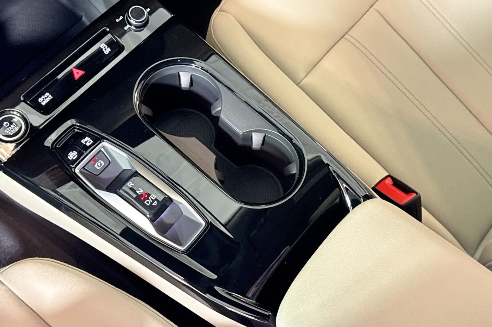 New 2025 Glacier White Metallic Audi Premium quattro image 14