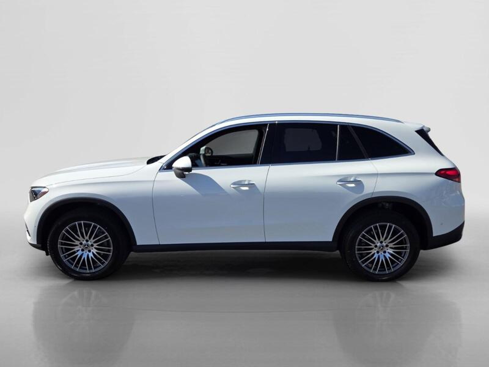 New 2027 Polar White Mercedes-Benz GLC 300 SUV image 2