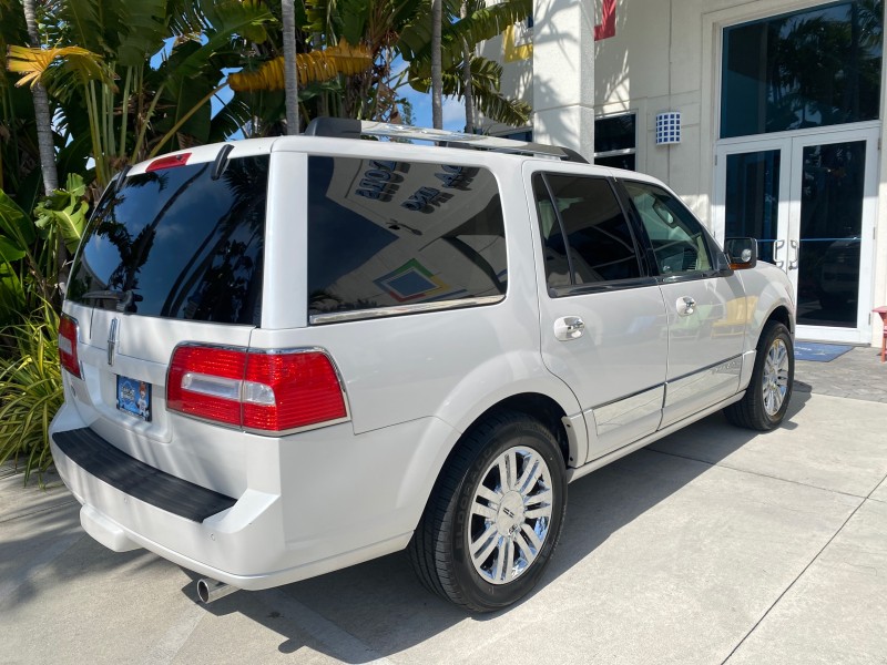 2010 Lincoln Navigator 4WD SUNROOF LOW MILES 31,209 in , 