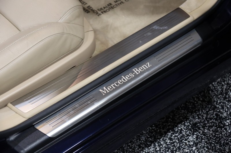 2013 Mercedes-Benz SL 550 AMG Sport 2dr Roadster in , 