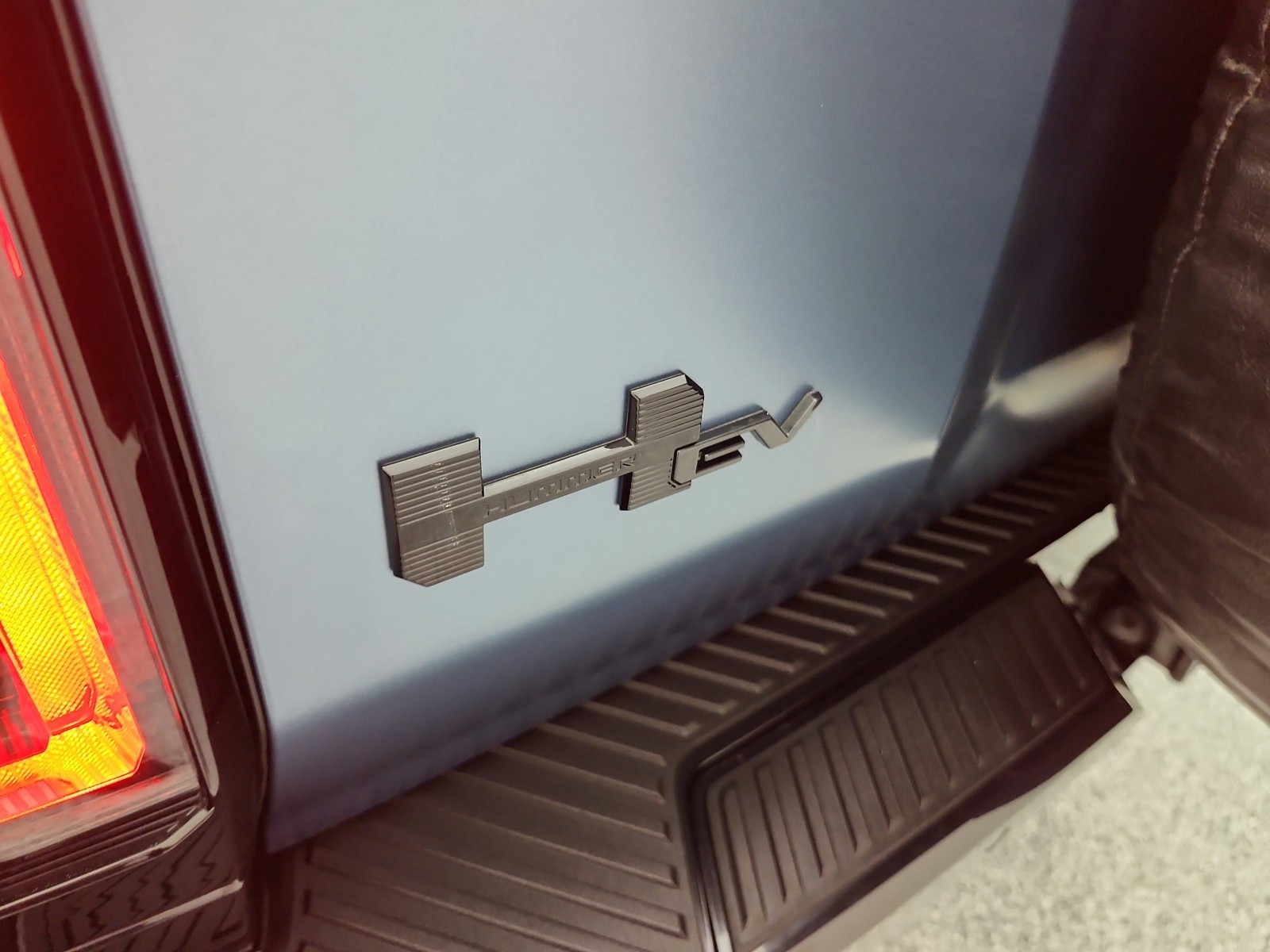 Used 2024 Neptune Blue Matte GMC e4WD 4dr 3X image 23