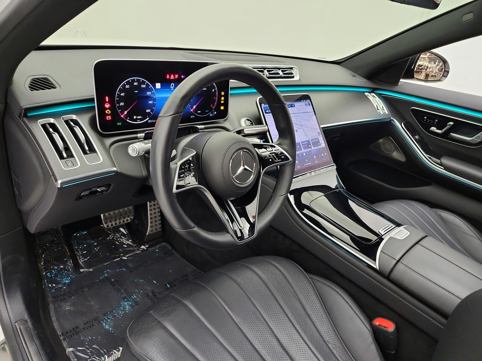 Certified Used 2023 MANUFAKTUR Diamond White Mercedes-Benz S 500 4MATIC® Sedan image 9