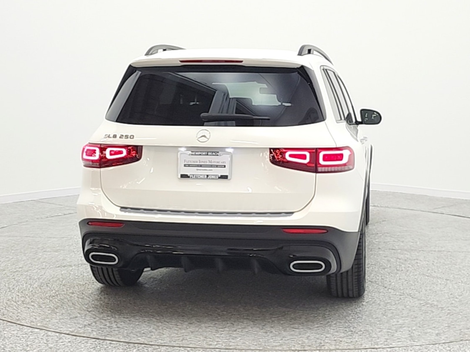 Used 2023 Polar White Mercedes-Benz GLB 250 SUV image 6