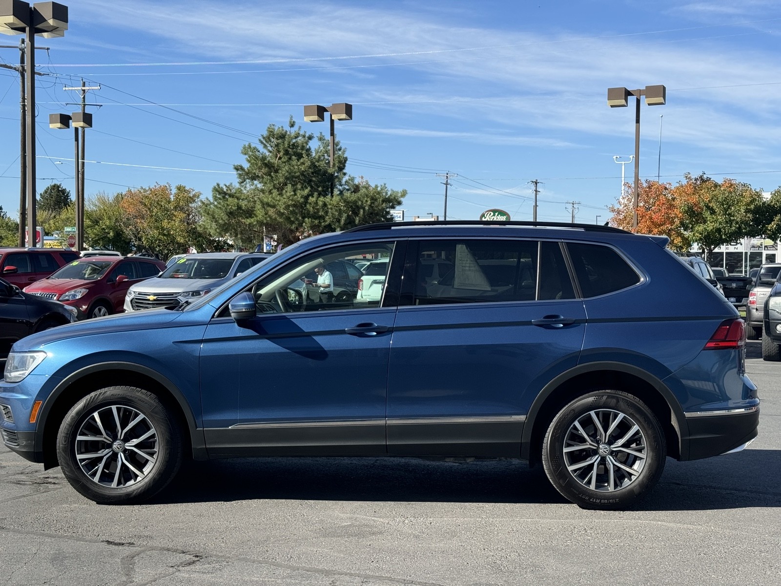 2020 Volkswagen Tiguan SE 8