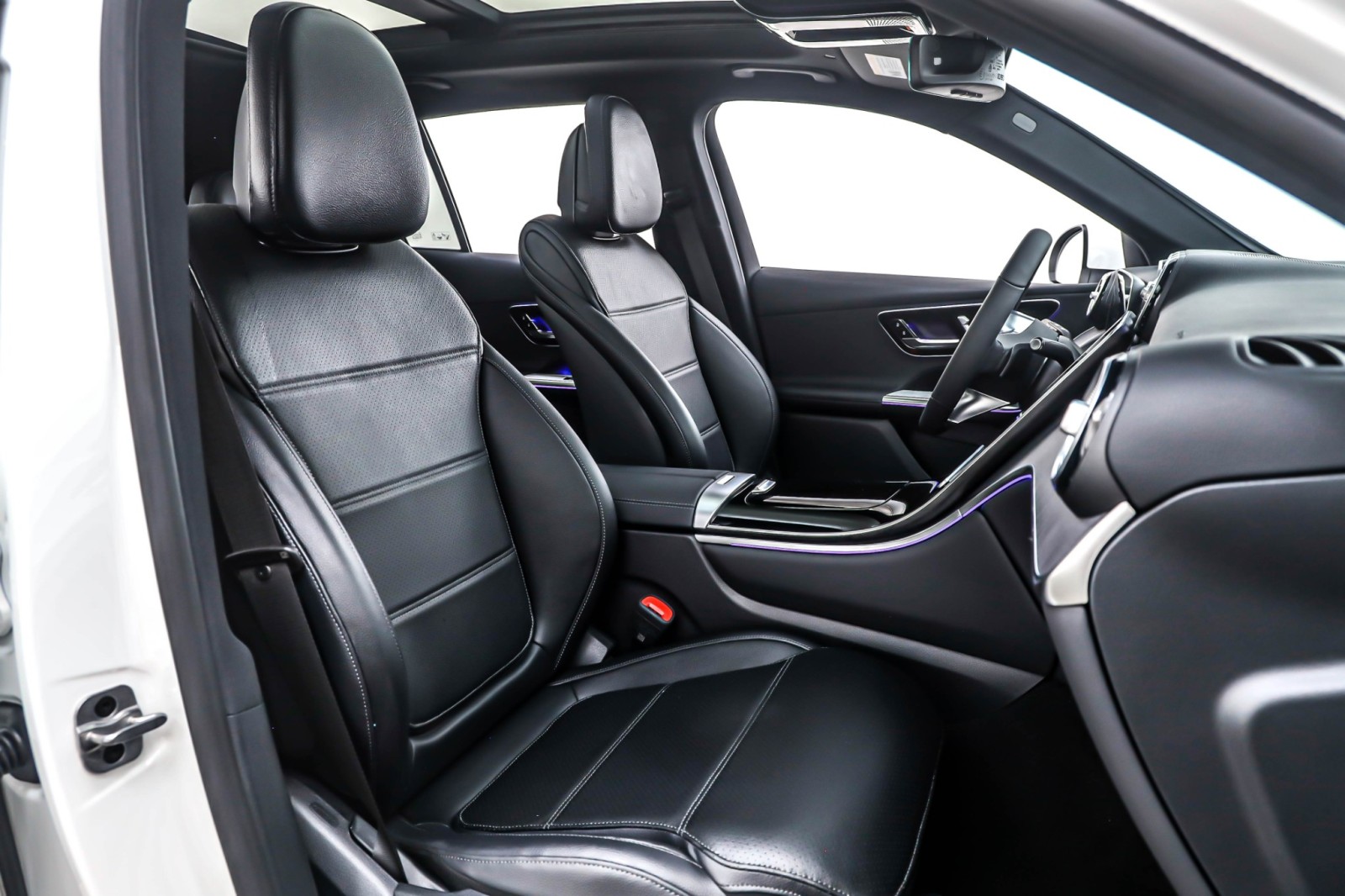 New 2026 Polar White Mercedes-Benz GLC 300 image 7