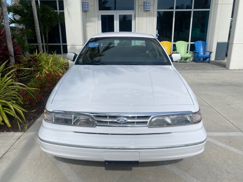 1995 Ford Crown Victoria LOW MILES 43,331 in , 