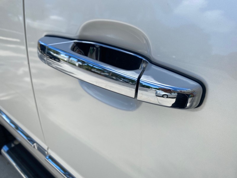 2013 Cadillac Escalade Luxury 1 OWNER LOW MILES 70,251 in ,