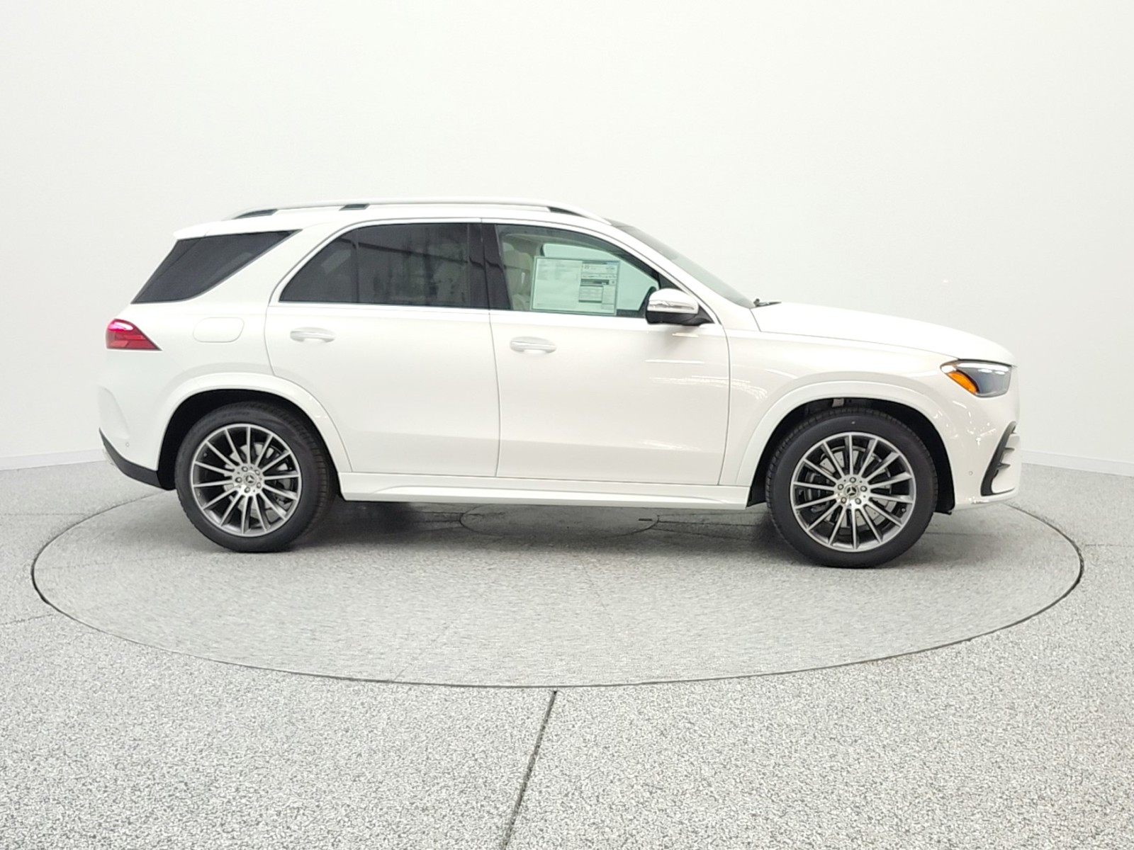 New 2026 Polar White Mercedes-Benz GLE 350 image 4