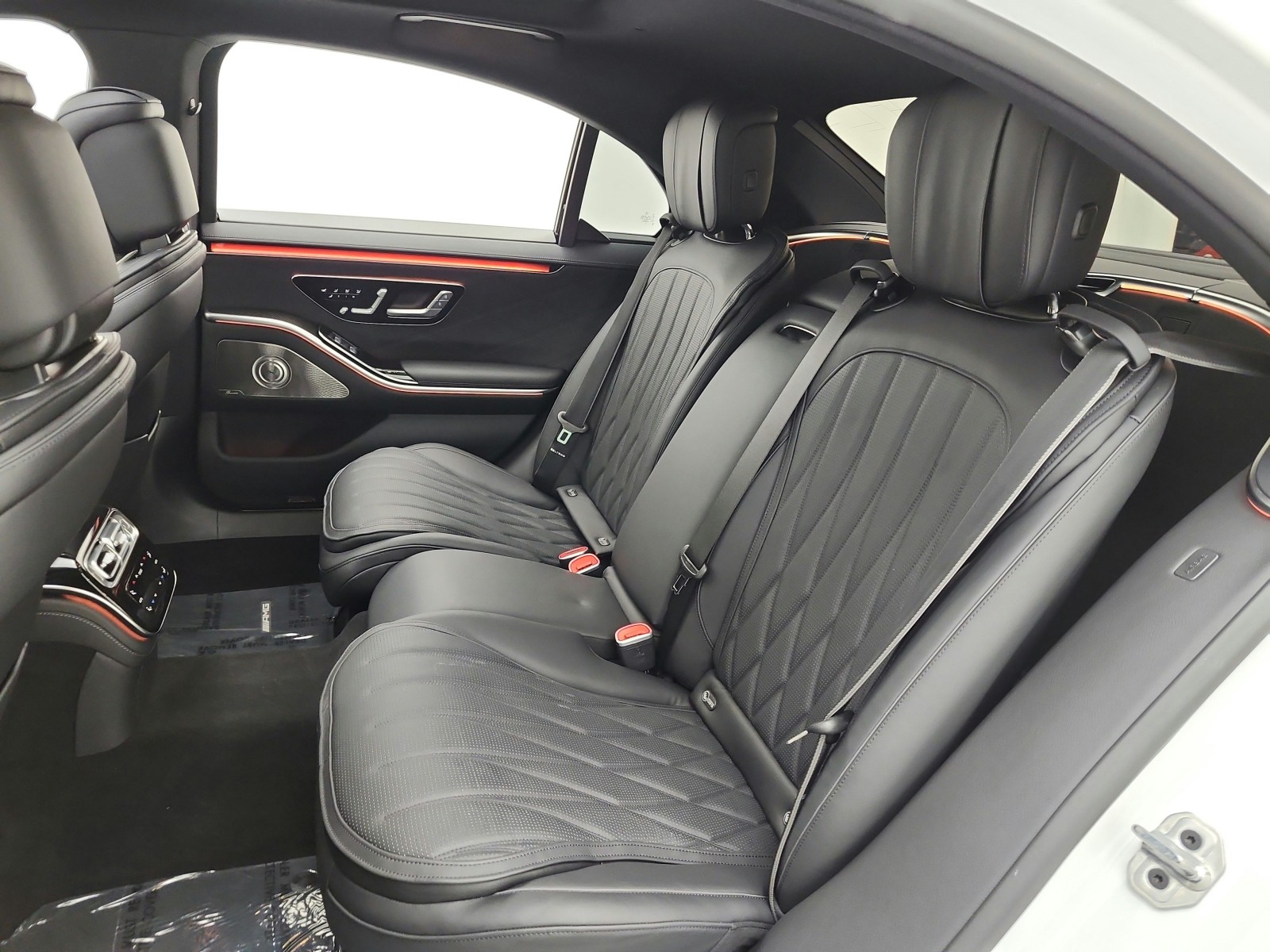 Certified Used 2025 MANUFAKTUR Moonlight White Metallic Mercedes-Benz AMG® S 63 E 4MATIC Sedan image 22