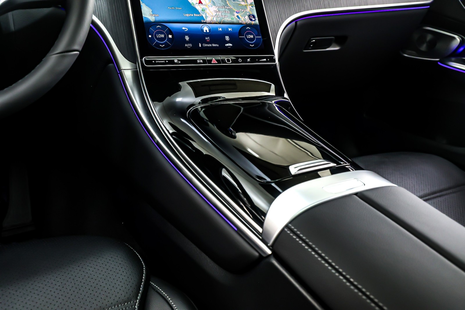 New 2026 Graphite Grey Metallic Mercedes-Benz GLC 300 image 6