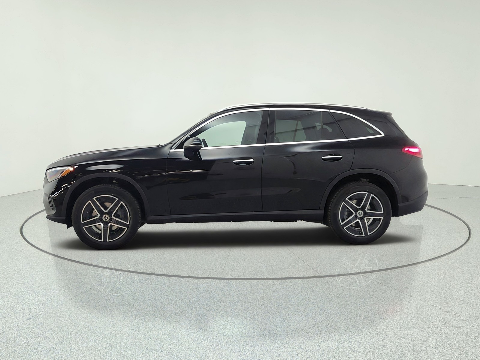New 2027 Black Mercedes-Benz GLC 300 SUV image 8