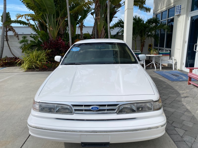 1995 Ford Crown Victoria LOW MILES 43,331 in , 