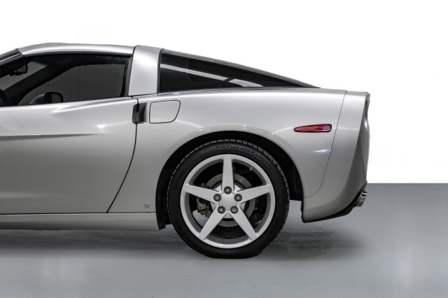 2006 Chevrolet Corvette  11