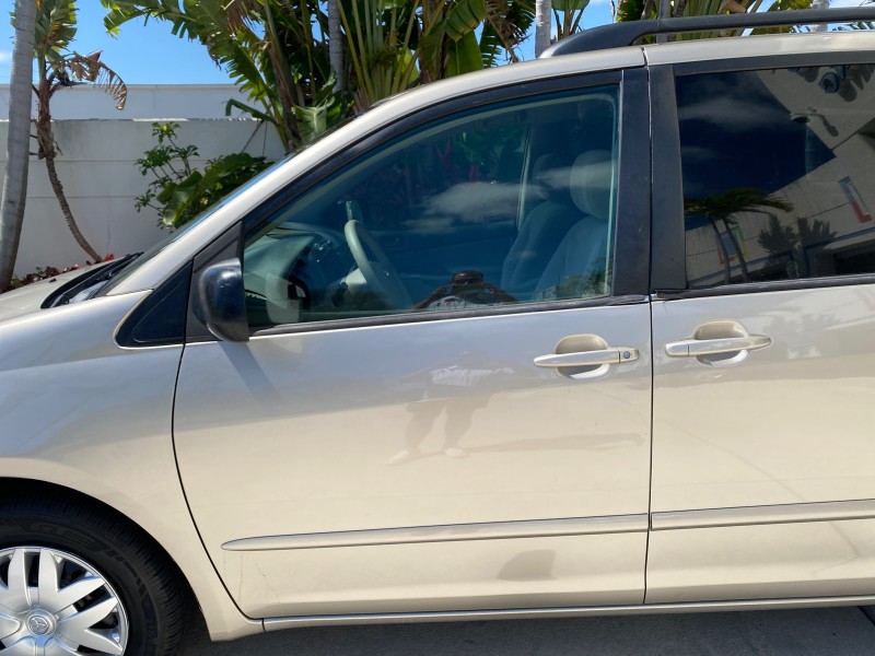 2006 Toyota Sienna VAN LE LOW MILES 78,653 in , 