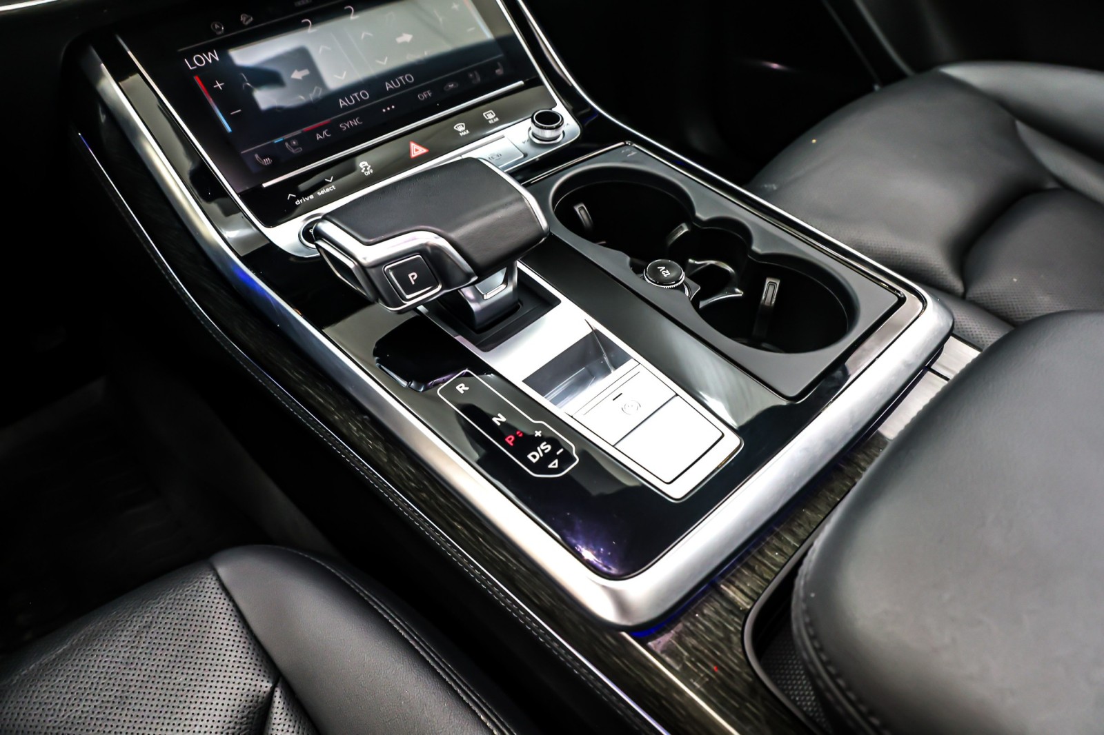 Used 2023 Glacier White Metallic Audi Prestige 55 TFSI quattro image 7