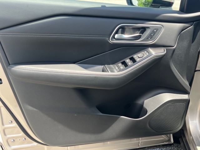 NissanRogue23