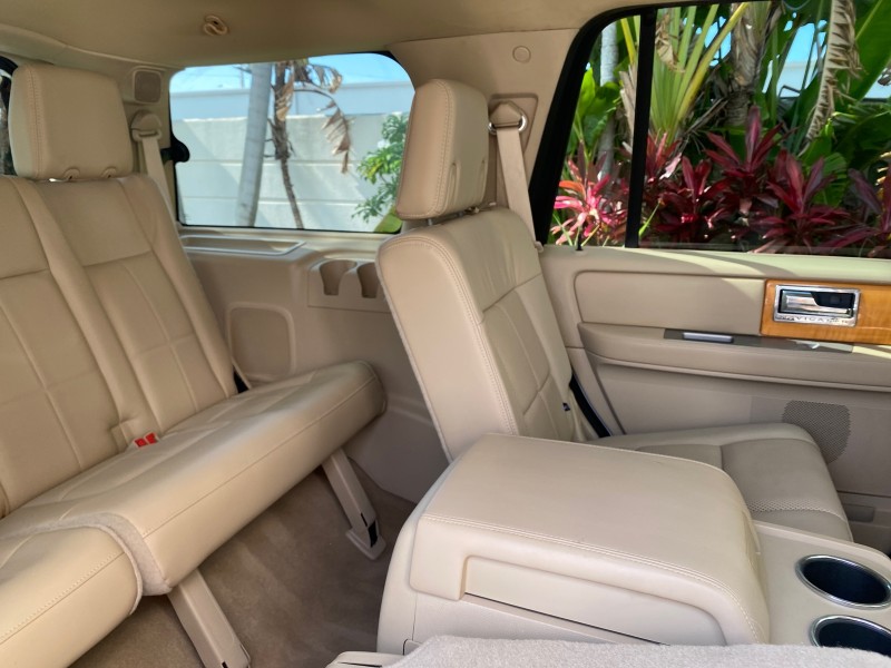 2010 Lincoln Navigator 4WD SUNROOF LOW MILES 31,209 in , 